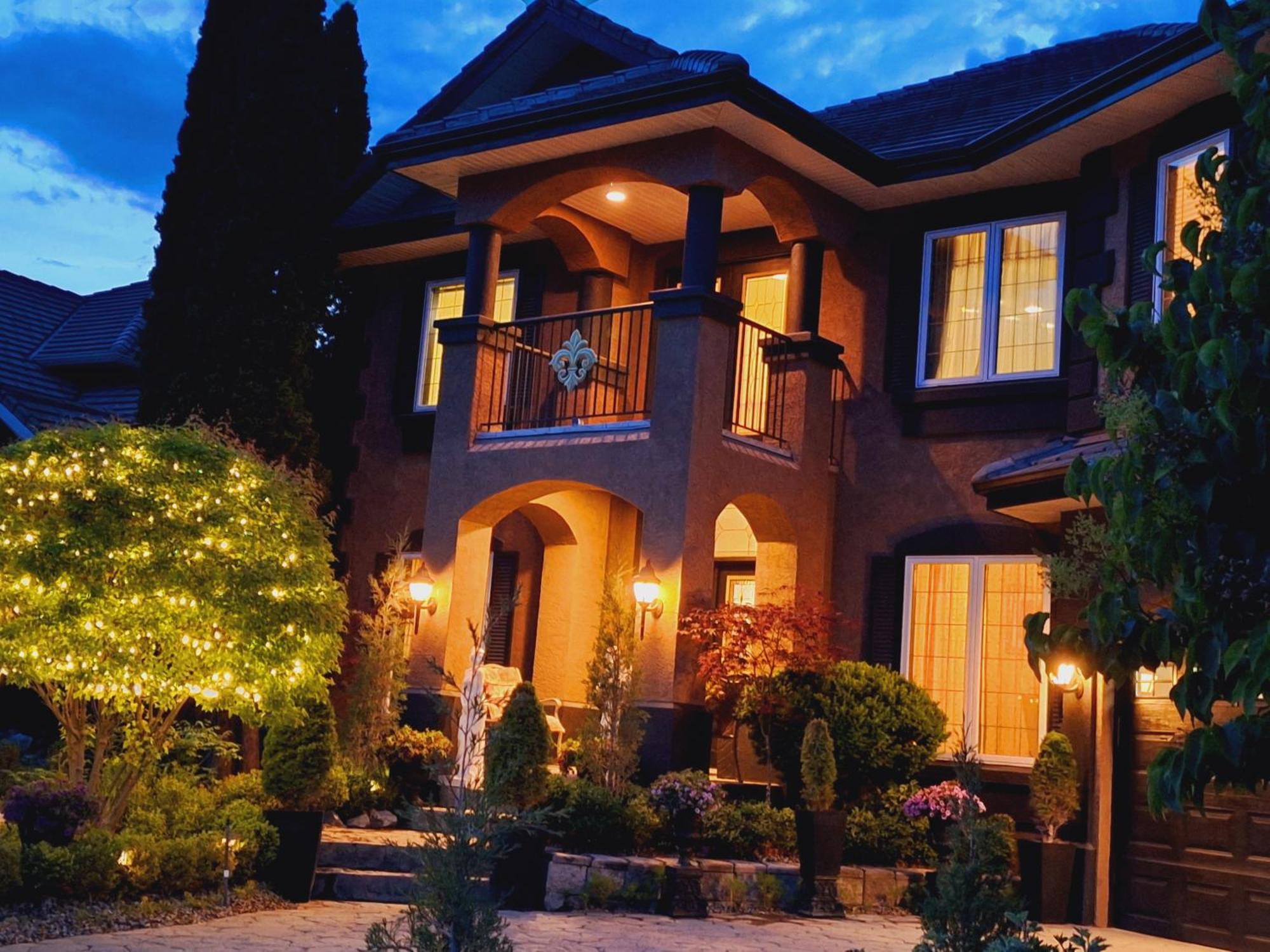 Villa Bellissimo Frantalia - La Galleriseum Versaliere Κελόουνα  Εξωτερικό φωτογραφία